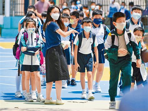 班點人|教育局「點人頭」 中小學共減23班 學界：未完全反映。